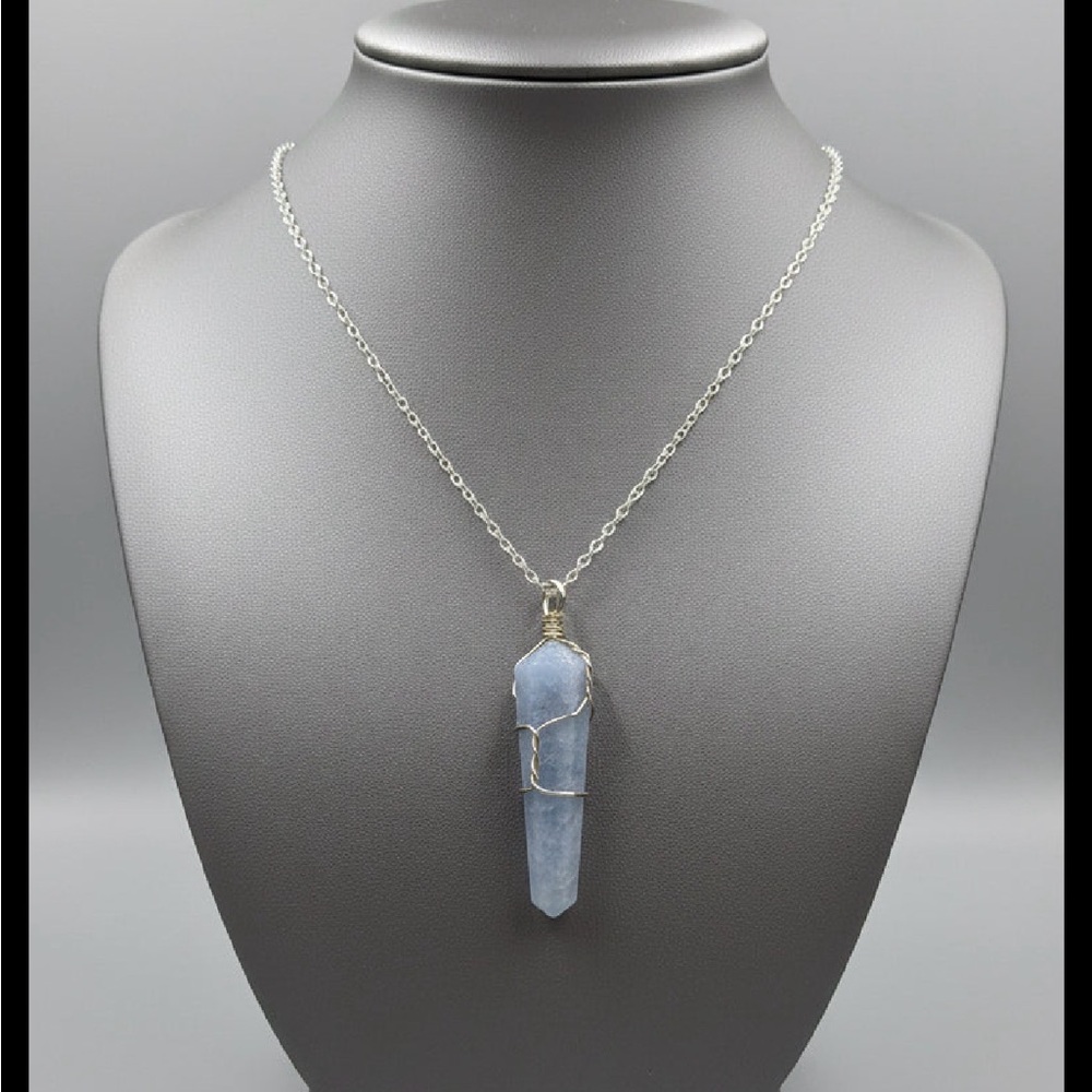 Angelite Crystal Silver Necklace🤍🩵